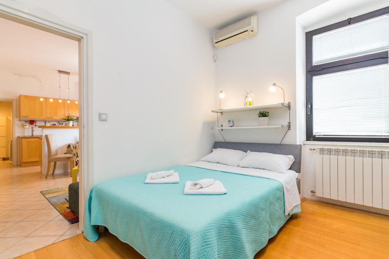 Appartement Cubo à Pula Extérieur photo